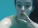 katie-peace-underwater-selfie