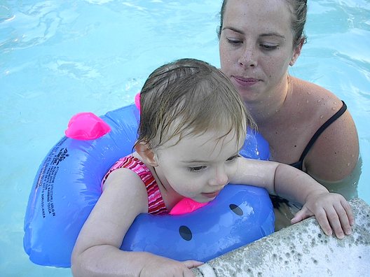 02-07(w-Jess in Pool2)