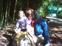 04-02 (girls on hippo)