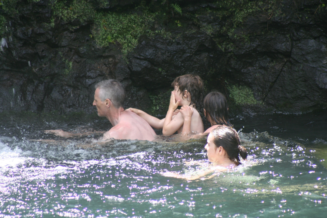 <font size=-1>2014-04-05</font><br> 16 07 47
